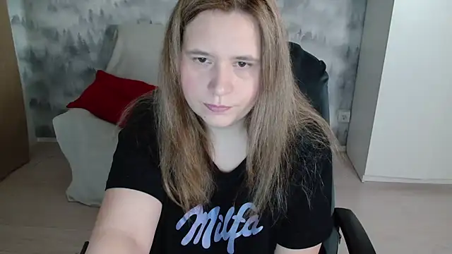 Snapshot of AdelinaLawson chatting on April 19, 7:18 am AdelinaLawson online show from April 19, 7:18 am