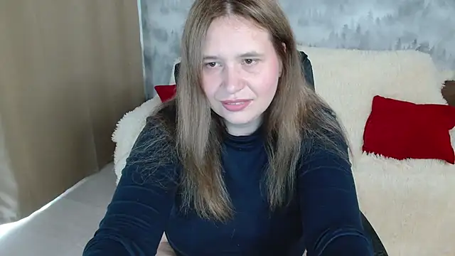 Snapshot of AdelinaLawson chatting on June 7, 10:41 am AdelinaLawson online show from June 7, 10:41 am