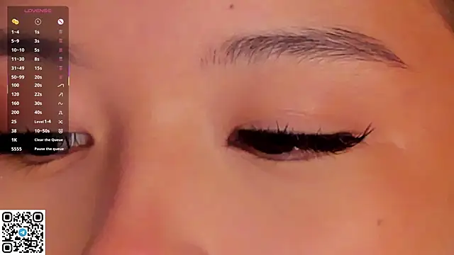 AlberthaEscue online show from November 29, 4:15 am