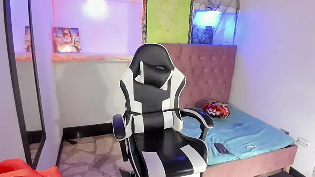 alison moon7 online show from October 25, 12:13 pm