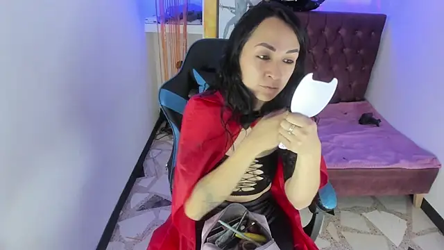 alison moon7 online show from October 31, 12:39 pm