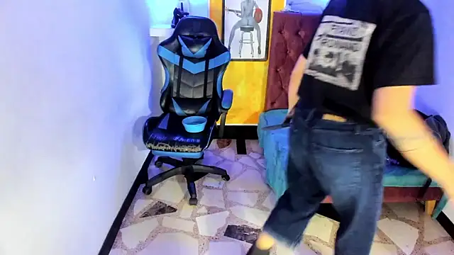 alison moon7 online show from November 15, 11:40 am