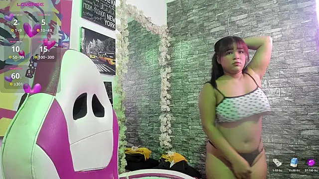 Snapshot of karoll__sex chatting on June 17, 12:50 pm karoll sex online show from June 17, 12:50 pm