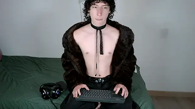 Snapshot of v3niceb1tch chatting on March 3, 3:23 am v3niceb1tch online show from March 3, 3:23 am