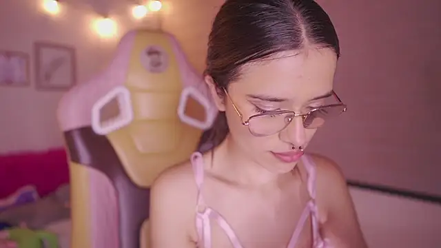 Lana Dreams  online show from June 23, 1:58 am