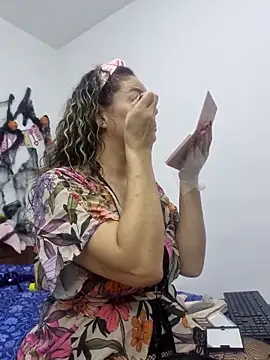 Snapshot of Nina_vallon chatting on October 17, 10:40 am Nina vallon online show from October 17, 10:40 am