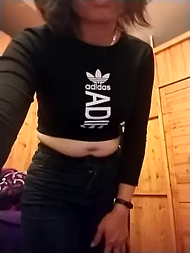 Snapshot of __Ngoc20__ chatting on February 20, 5:24 pm Ngoc20 online show from February 20, 5:24 pm