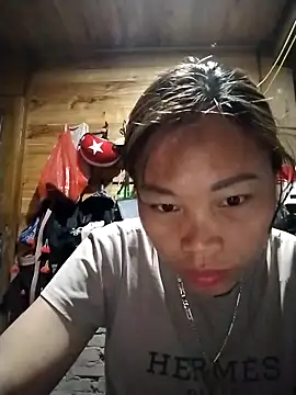 Snapshot of __Ngoc20__ chatting on March 18, 4:37 am Ngoc20 online show from March 18, 4:37 am