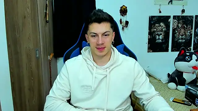 javiersexymann online show from December 3, 4:14 am