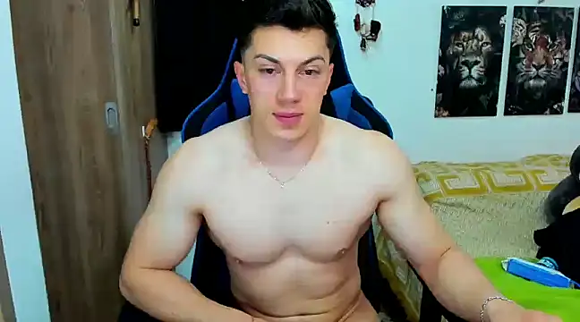 javiersexymann online show from December 3, 9:56 pm
