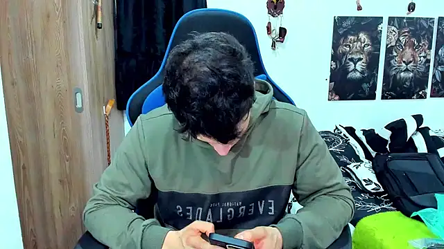 javiersexymann online show from December 9, 11:13 pm