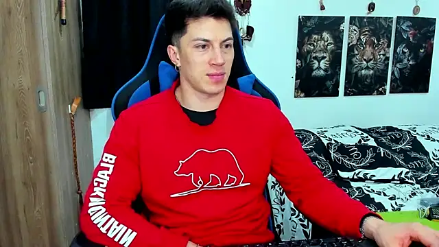 javiersexymann online show from December 10, 10:58 pm