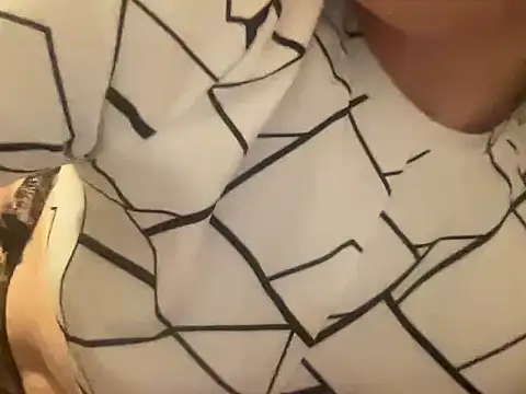 Snapshot of spookyspooky2 chatting on October 9, 8:23 am spookyspooky2 online show from October 9, 8:23 am