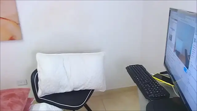 Snapshot of argenilow chatting on March 28, 5:56 pm argenilow online show from March 28, 5:56 pm