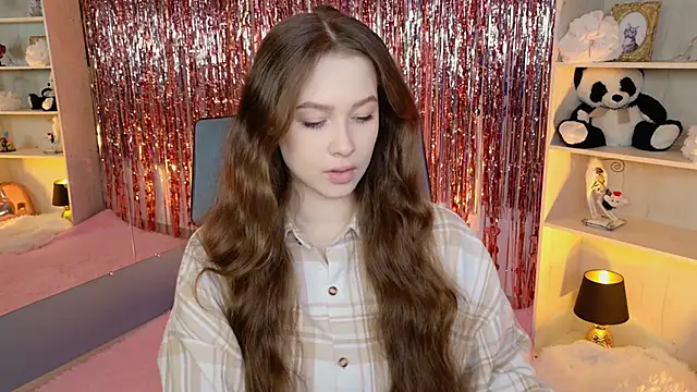 Snapshot of ArielSykes chatting on April 17, 6:33 pm ArielSykes online show from April 17, 6:33 pm