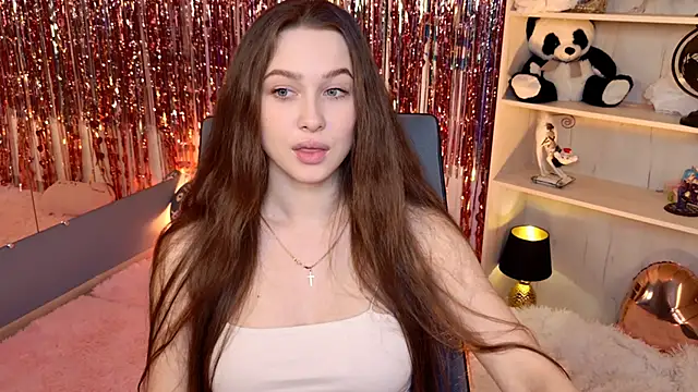 Snapshot of ArielSykes chatting on April 21, 1:42 am ArielSykes online show from April 21, 1:42 am