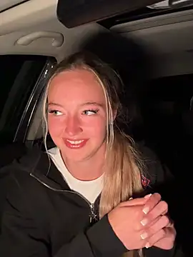 emilypeperoni online show from June 16, 8:22 pm