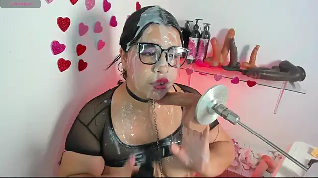Snapshot of Alanna-sloppy chatting on April 26, 7:55 pm Alanna-sloppy online show from April 26, 7:55 pm