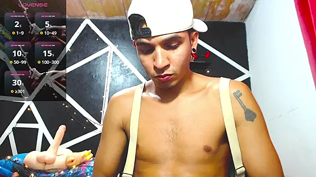 Angel latinboy online show from September 30, 8:25 pm