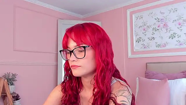 mae lyra online show from March 14, 8:14 pm