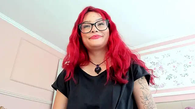 mae lyra online show from May 19, 4:57 pm