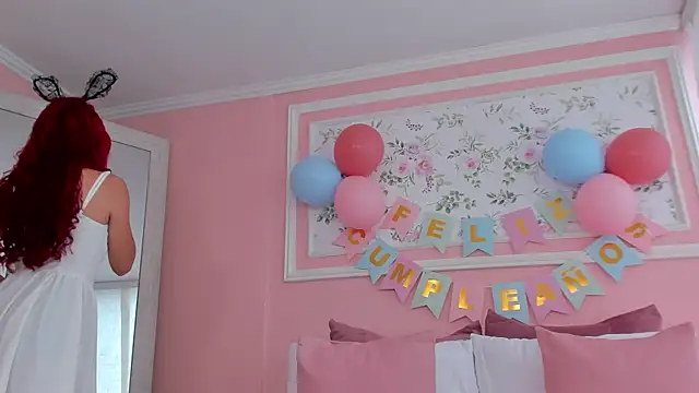 mae lyra online show from June 4, 5:52 pm