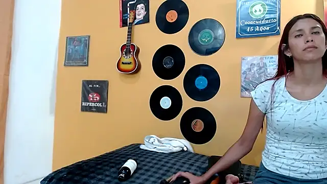 skinnyverus18 online show from March 3, 7:31 pm