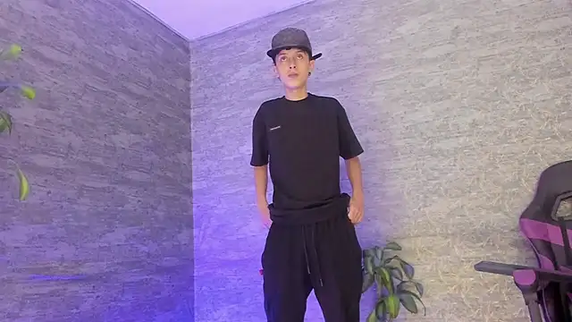 ArthurCox online show from September 27, 5:29 pm