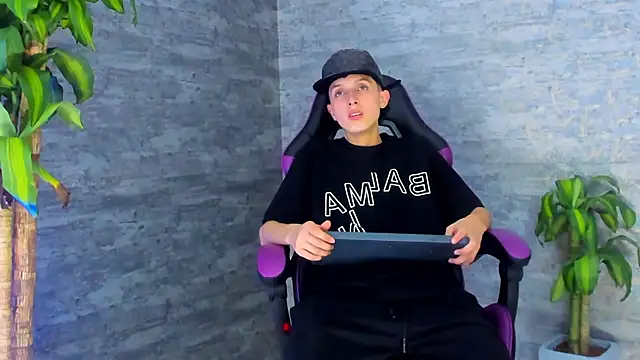 ArthurCox online show from October 15, 5:24 pm