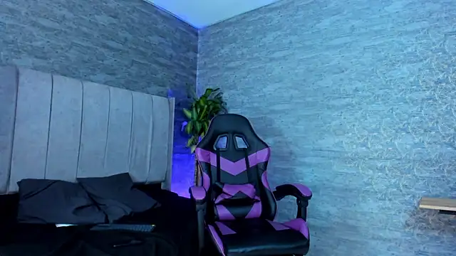 ArthurCox online show from November 7, 5:35 pm