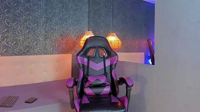 ArthurCox online show from January 9, 8:10 pm