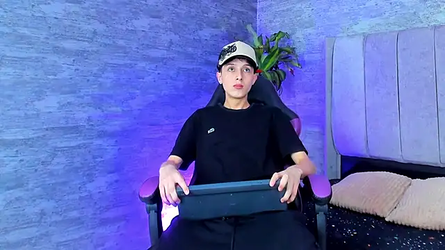 ArthurCox online show from January 13, 8:25 pm