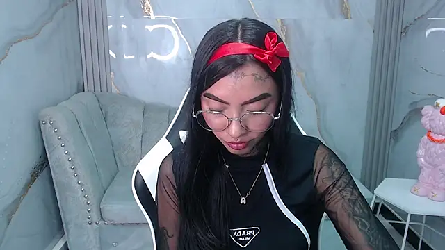 Snapshot of Ashley_Blum_v chatting on September 25, 8:12 pm Ashley Blum v online show from September 25, 8:12 pm