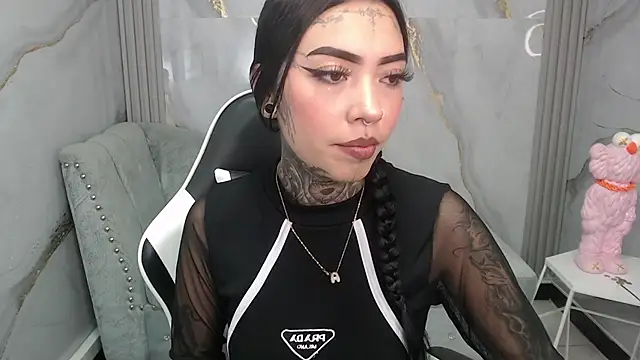 Ashley Blum v online show from November 20, 8:08 pm