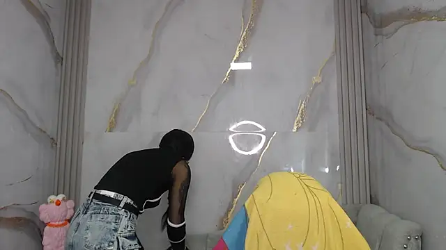 Ashley Blum v online show from December 20, 8:05 pm