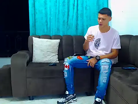 Snapshot of jefferson_exotic21 chatting on September 19, 5:20 am jefferson exotic21 online show from September 19, 5:20 am