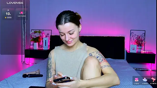 LindaBrilliant online show from December 17, 6:41 am