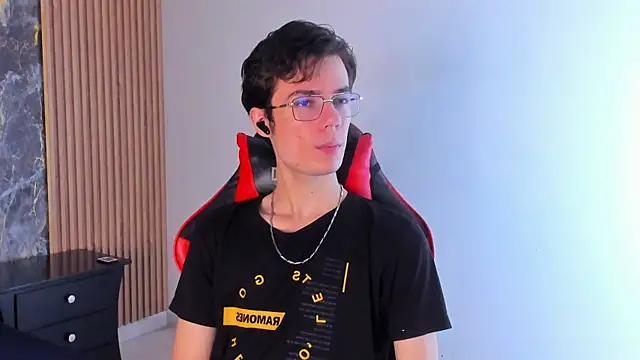 VIKTORNOIR online show from September 25, 12:20 pm