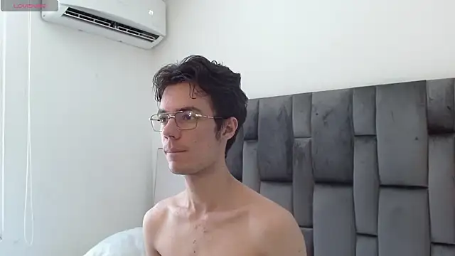 VIKTORNOIR online show from September 29, 3:39 pm