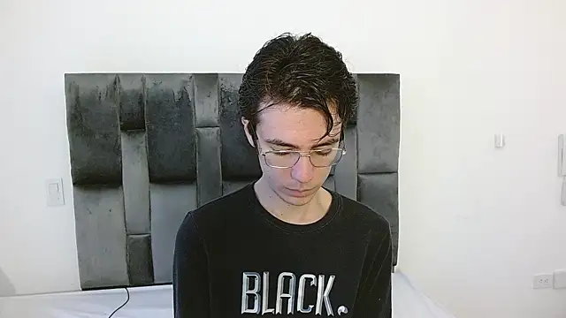 VIKTORNOIR online show from October 14, 1:12 pm