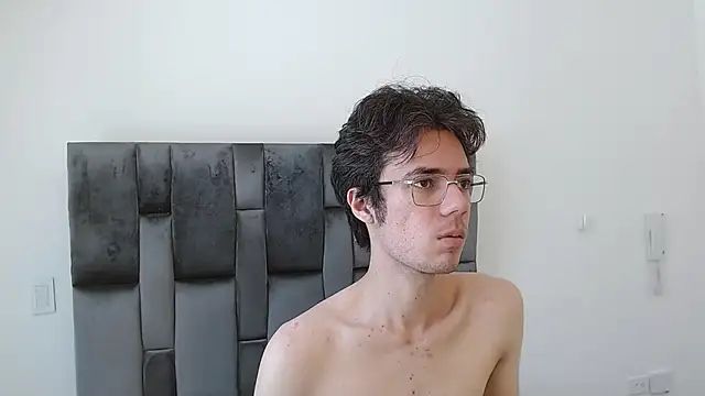 VIKTORNOIR online show from October 18, 3:57 pm