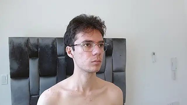 VIKTORNOIR online show from October 31, 3:57 pm