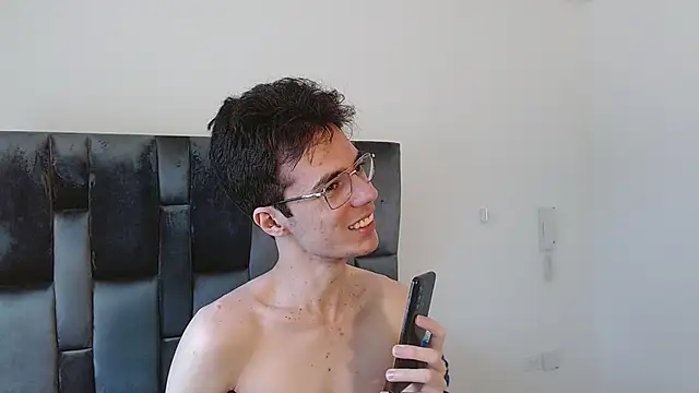 VIKTORNOIR online show from November 1, 7:49 pm