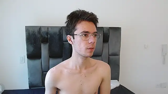 VIKTORNOIR online show from November 3, 3:13 pm