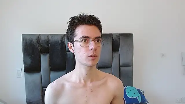 VIKTORNOIR online show from November 4, 1:32 pm