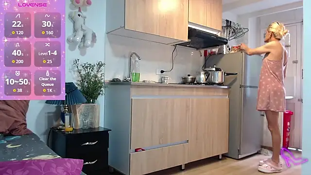 AllysonStonne online show from February 24, 9:35 pm