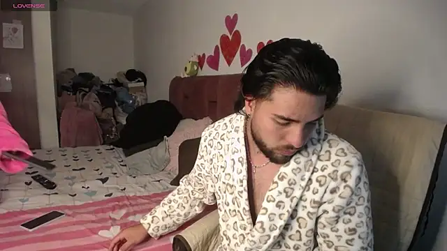 couple love12 online show from September 21, 5:20 am