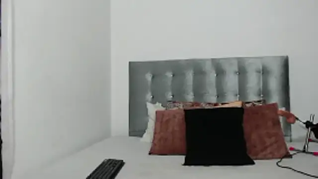 DaiishaWolf online show from October 8, 9:01 pm