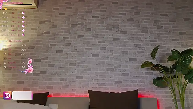 Snapshot of BabyyyLunaX chatting on December 4, 3:16 am BabyyyLunaX online show from December 4, 3:16 am