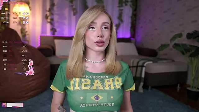 Snapshot of BabyyyLunaX chatting on June 20, 7:38 pm BabyyyLunaX online show from June 20, 7:38 pm